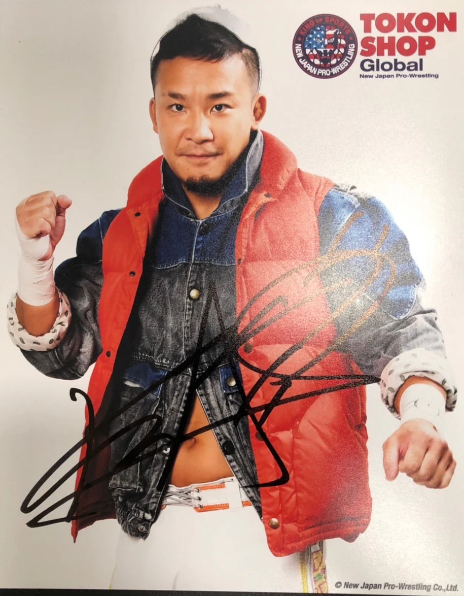 Autographed KUSHIDA Portrait 2022 08 TSG Fist Pose - Image 2