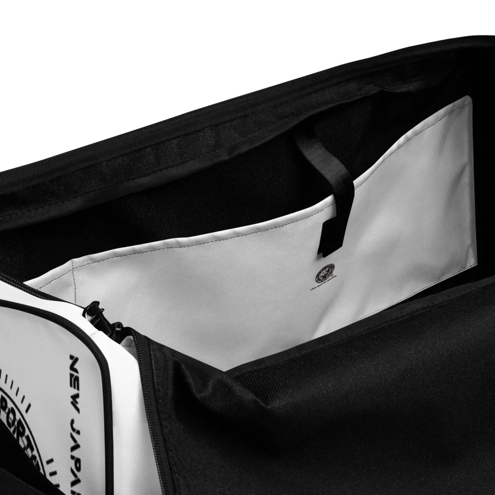 Lion Mark Duffle bag (White) - Image 9